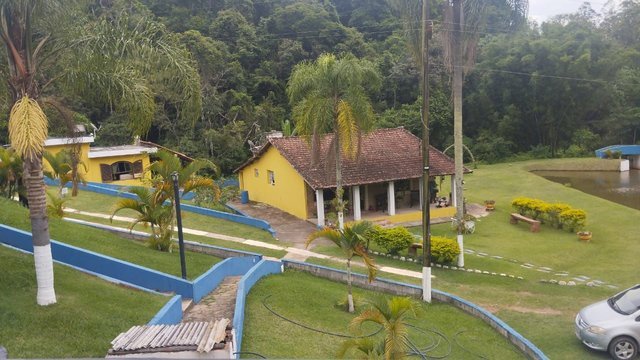 Sítio em Mairinque/SP — Bairro de Moreiras, vista da casa principal e do lago